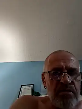 Snapshot of geilerschwanz64 chatting on January 17, 2025, 11:18 pm geilerschwanz64 online show from January 17, 2025, 11:18 pm