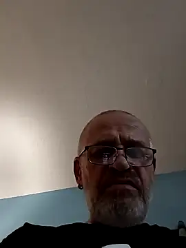 Snapshot of geilerschwanz64 chatting on January 18, 2025, 4:15 am geilerschwanz64 online show from January 18, 2025, 4:15 am