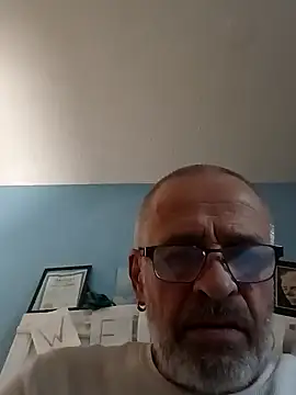 Snapshot of geilerschwanz64 chatting on January 22, 2025, 3:09 am geilerschwanz64 online show from January 22, 2025, 3:09 am