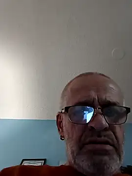 Snapshot of geilerschwanz64 chatting on January 24, 2025, 6:35 pm geilerschwanz64 online show from January 24, 2025, 6:35 pm