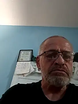 Snapshot of geilerschwanz64 chatting on March 7, 2025, 10:35 am geilerschwanz64 online show from March 7, 2025, 10:35 am