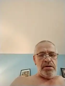 geilerschwanz64 online show from December 1, 2025, 9:03 am