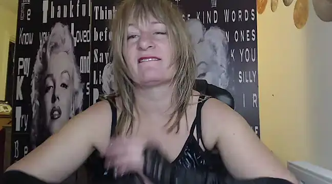 BettyDavisX online show from December 7, 2024, 11:12 pm