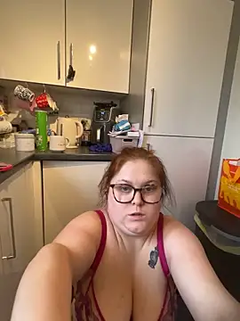 Snapshot of Tallulah-mae-xoxox chatting on October 10, 2025, 12:26 pm Tallulah-mae-xoxox online show from October 10, 2025, 12:26 pm