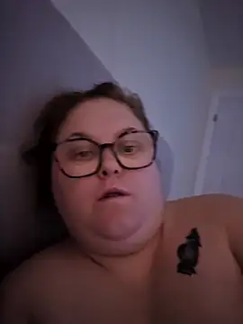 Snapshot of Tallulah-mae-xoxox chatting on November 12, 2025, 10:48 am Tallulah-mae-xoxox online show from November 12, 2025, 10:48 am