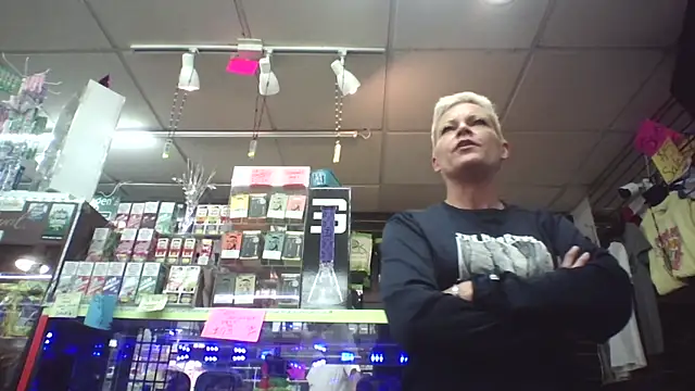 jadegilf1 online show from April 12, 2026, 6:57 pm