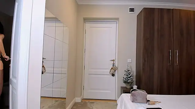 aiissh online show from February 24, 2025, 10:14 pm