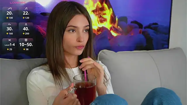 Snapshot of EvaLung777 chatting on November 4, 2025, 8:35 am EvaLung777 online show from November 4, 2025, 8:35 am