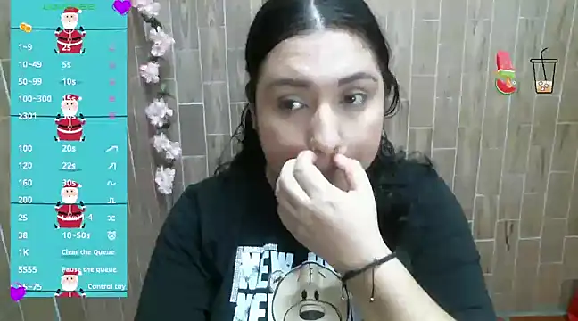 solyeria online show from December 11, 2024, 8:07 pm