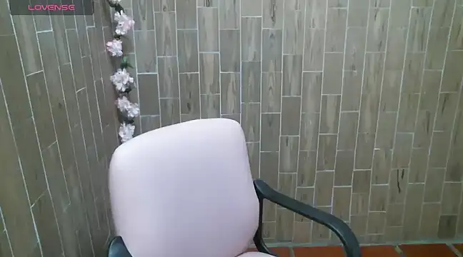 solyeria online show from December 12, 2024, 6:21 pm