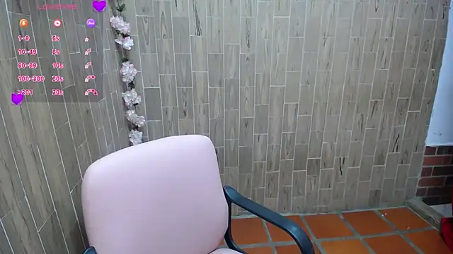 solyeria online show from September 10, 2025, 1:05 am