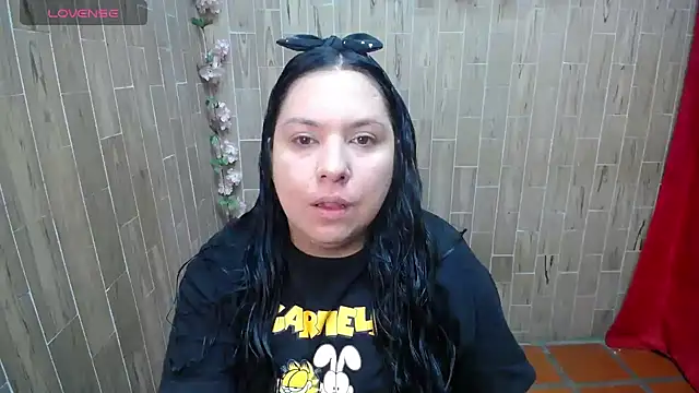 solyeria online show from November 18, 2025, 1:00 am