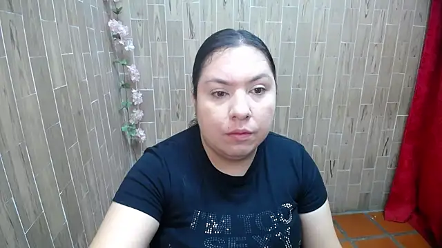 solyeria online show from April 3, 2026, 9:40 am