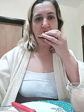 Snapshot of Bia_sexynovaes chatting on October 2, 2025, 10:44 am Bia sexynovaes online show from October 2, 2025, 10:44 am