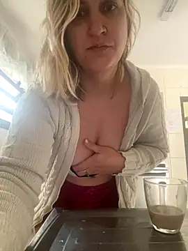 Snapshot of Bia_sexynovaes chatting on October 8, 2025, 11:19 am Bia sexynovaes online show from October 8, 2025, 11:19 am