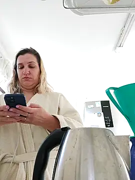 Snapshot of Bia_sexynovaes chatting on October 15, 2025, 10:26 am Bia sexynovaes online show from October 15, 2025, 10:26 am