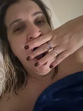 Snapshot of Bia_sexynovaes chatting on November 8, 2025, 2:12 am Bia sexynovaes online show from November 8, 2025, 2:12 am