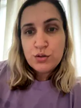 Snapshot of Bia_sexynovaes chatting on November 18, 2025, 5:17 pm Bia sexynovaes online show from November 18, 2025, 5:17 pm