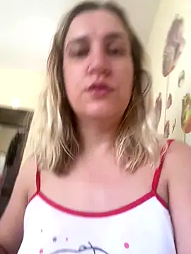 Snapshot of Bia_sexynovaes chatting on December 21, 2025, 10:33 am Bia sexynovaes online show from December 21, 2025, 10:33 am