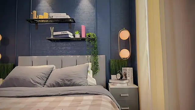 Lella Ryann  online show from January 14, 2025, 9:09 pm