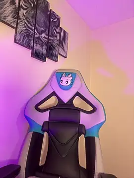 missycanoo online show from December 4, 2025, 1:04 am