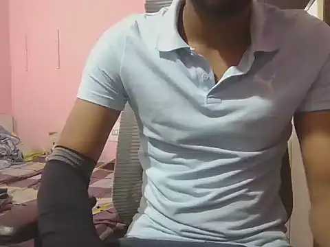 Snapshot of KissesBoyAD chatting on October 4, 2025, 5:44 pm KissesBoyAD online show from October 4, 2025, 5:44 pm