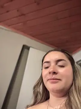 imlindapink online show from November 12, 2025, 1:55 pm