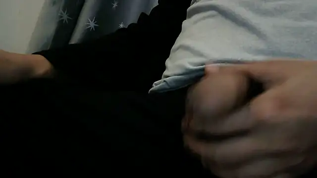 XiaoGuoGuo284512 online show from January 12, 2026, 5:01 am