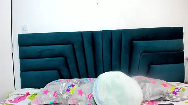 Snapshot of LisaWhite_ chatting on March 11, 2025, 3:48 am LisaWhite online show from March 11, 2025, 3:48 am