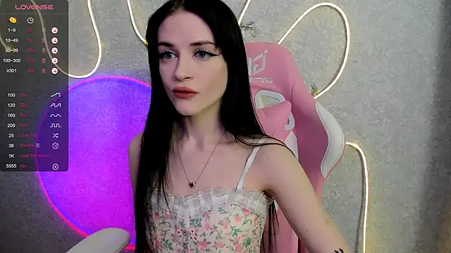 Molly Crystall online show from May 15, 2026, 3:46 am