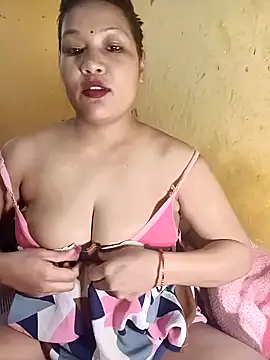 Radhikadavi879 online show from January 12, 2025, 9:40 am