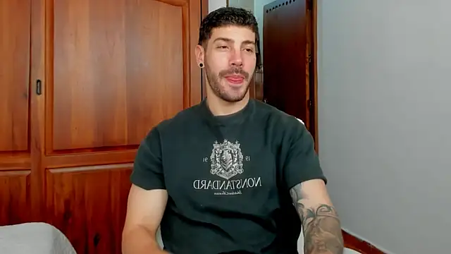Guyinthemountain online show from June 25, 2026, 4:33 pm