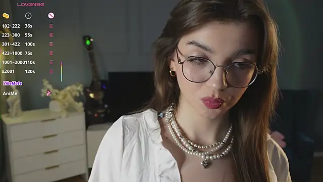 Snapshot of FlairEdgin chatting on October 5, 2025, 7:12 pm FlairEdgin online show from October 5, 2025, 7:12 pm