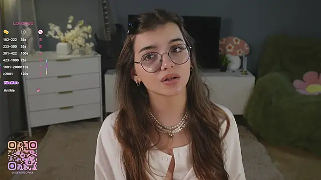 Snapshot of FlairEdgin chatting on October 19, 2025, 8:20 pm FlairEdgin online show from October 19, 2025, 8:20 pm