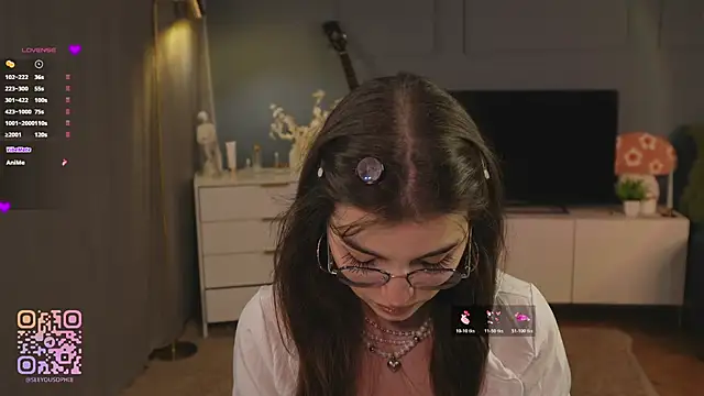 Snapshot of FlairEdgin chatting on November 9, 2025, 7:23 pm FlairEdgin online show from November 9, 2025, 7:23 pm