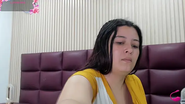 JulietaKane online show from December 4, 2025, 5:06 am