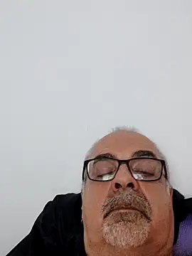 Snapshot of Satiro_Sevilla chatting on October 4, 2025, 9:02 pm Satiro Sevilla online show from October 4, 2025, 9:02 pm