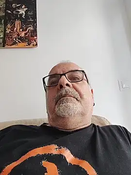 Snapshot of Satiro_Sevilla chatting on October 7, 2025, 2:03 pm Satiro Sevilla online show from October 7, 2025, 2:03 pm