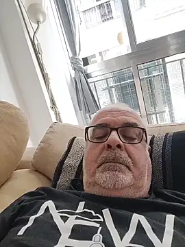 Snapshot of Satiro_Sevilla chatting on November 8, 2025, 4:51 pm Satiro Sevilla online show from November 8, 2025, 4:51 pm