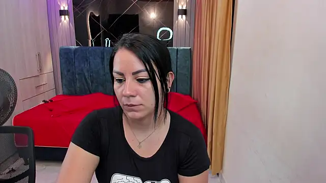 Julia Ahnn online show from September 20, 2025, 11:22 am