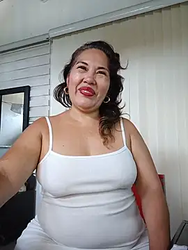 anniecoopeer online show from November 10, 2025, 9:14 pm