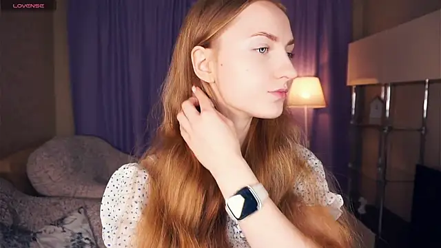 EsmaCarll online show from January 11, 2025, 8:21 pm