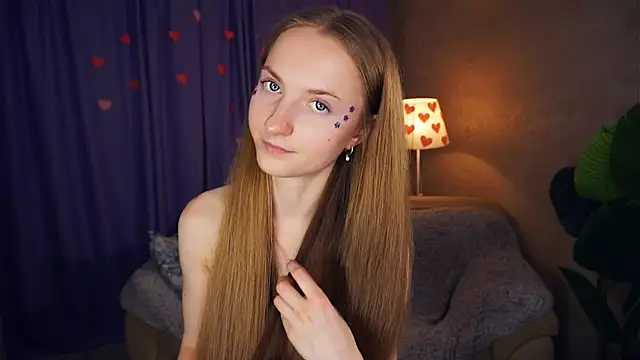 EsmaCarll online show from February 24, 2025, 2:40 am