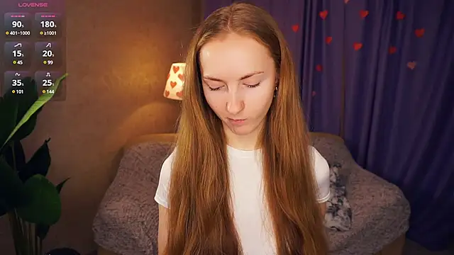 EsmaCarll online show from February 28, 2025, 8:28 pm