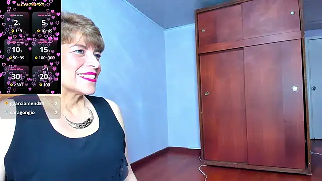 Snapshot of Angelina_Stone_65 chatting on December 27, 2024, 9:43 pm Angelina Stone 65 online show from December 27, 2024, 9:43 pm