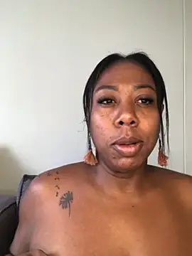 IsabellaaSmith online show from January 3, 2025, 1:03 pm