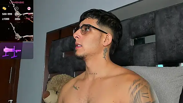 Snapshot of iamcamiloo_ chatting on October 23, 2025, 4:56 am iamcamiloo online show from October 23, 2025, 4:56 am