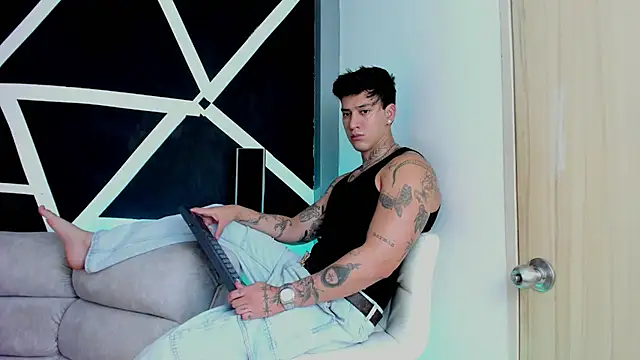 Snapshot of JUSTIN_FULLER1 chatting on November 1, 2025, 7:27 pm JUSTIN FULLER1 online show from November 1, 2025, 7:27 pm