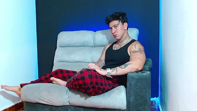 JUSTIN FULLER1 online show from January 8, 2026, 8:44 pm