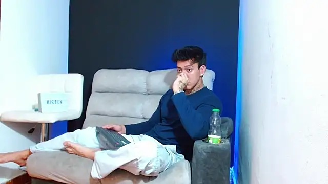 Snapshot of JUSTIN_FULLER1 chatting on February 18, 2026, 11:33 pm JUSTIN FULLER1 online show from February 18, 2026, 11:33 pm